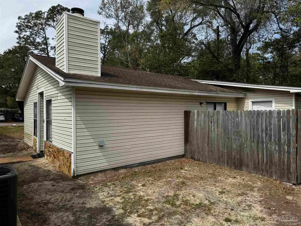 $1,000 | 8210 Kipling Street, Unit B, Pensacola, FL 32514