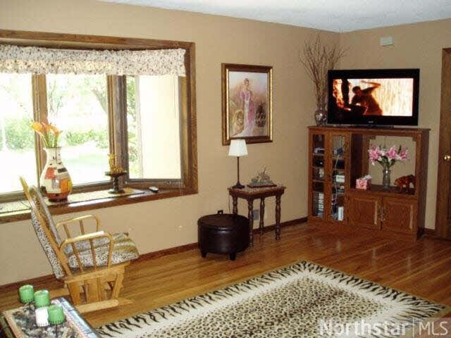 2033 Prosperity Road Maplewood, MN 55109 - Photo 9 of 16