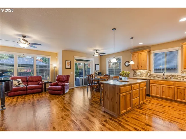 $585,000 | 6515 Northeast 133rd Way, Vancouver, WA 98686