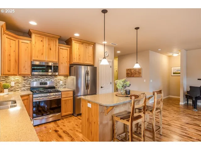 $585,000 | 6515 Northeast 133rd Way, Vancouver, WA 98686