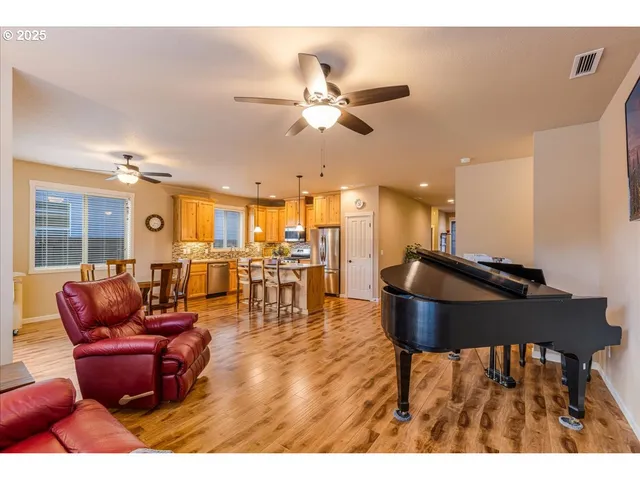 $585,000 | 6515 Northeast 133rd Way, Vancouver, WA 98686