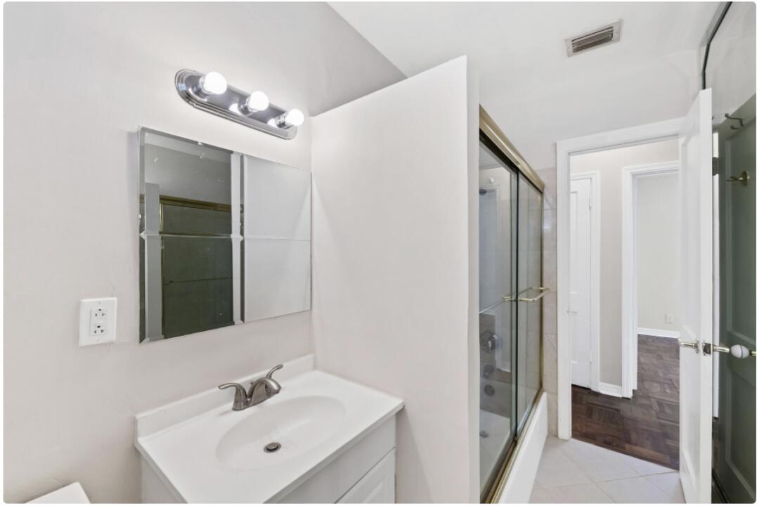 125 Beverly Road West Palm Beach, FL 33405 - Photo 4 of 17 4