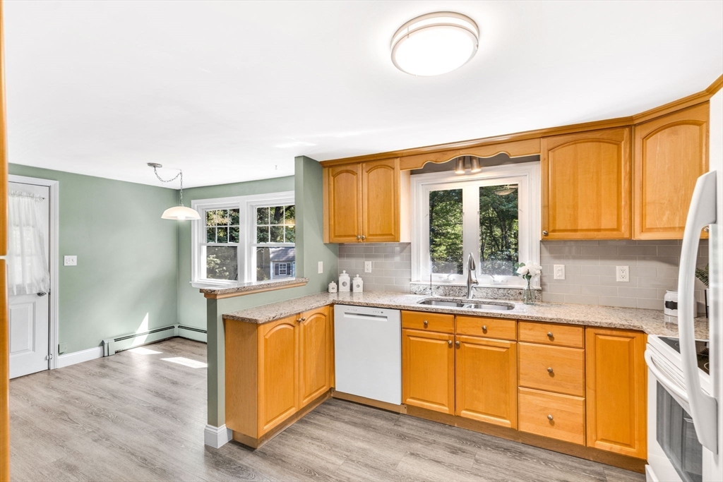 39 Union Street Norfolk, MA 02056 - Photo 13 of 42