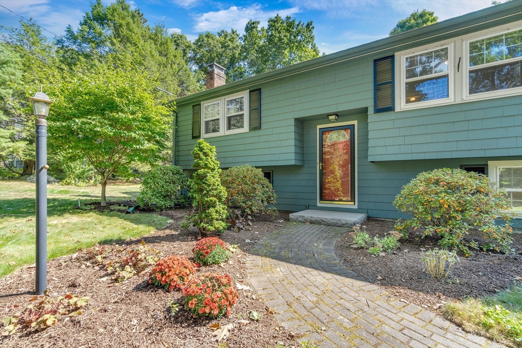39 Union Street Norfolk, MA 02056 - Photo 5 of 42