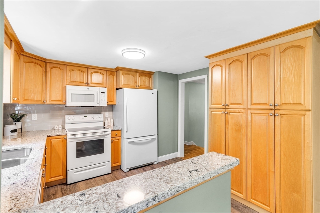 39 Union Street Norfolk, MA 02056 - Photo 10 of 42