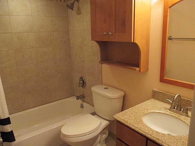 5 Bayard Road, Unit 621 Shadyside, PA 15213 - Photo 9 of 18 Full Bath.