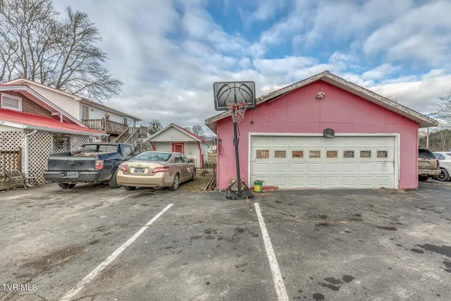 $212,500 | 920 Highway 421 North, Mountain City, TN 37683