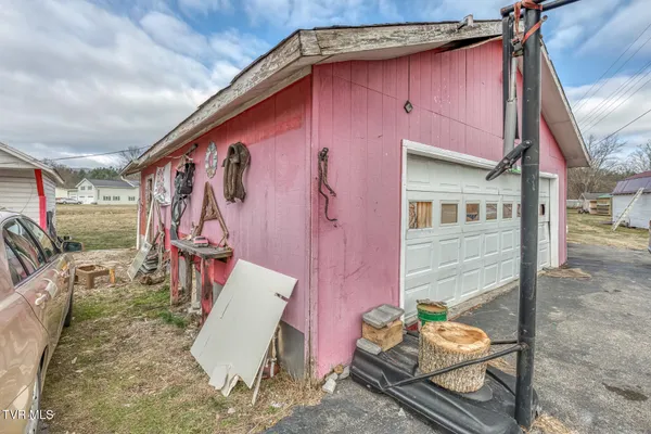 $169,000 | 920 Highway 421 North, Mountain City, TN 37683
