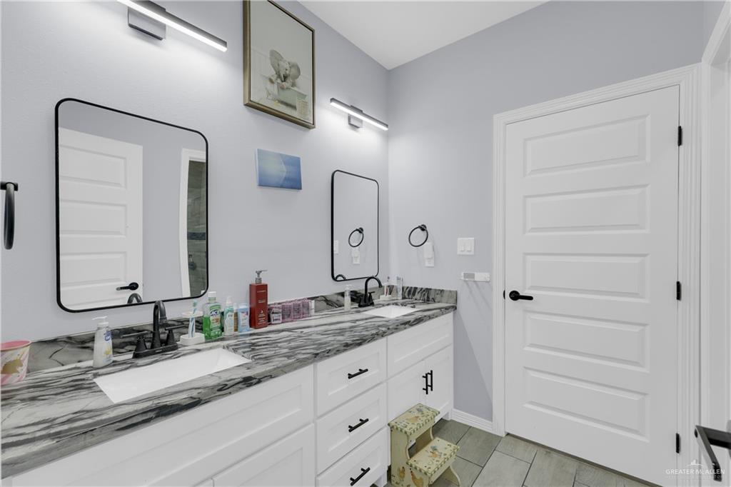 408 Violet Street Mission, TX 78572 - Photo 10 of 26