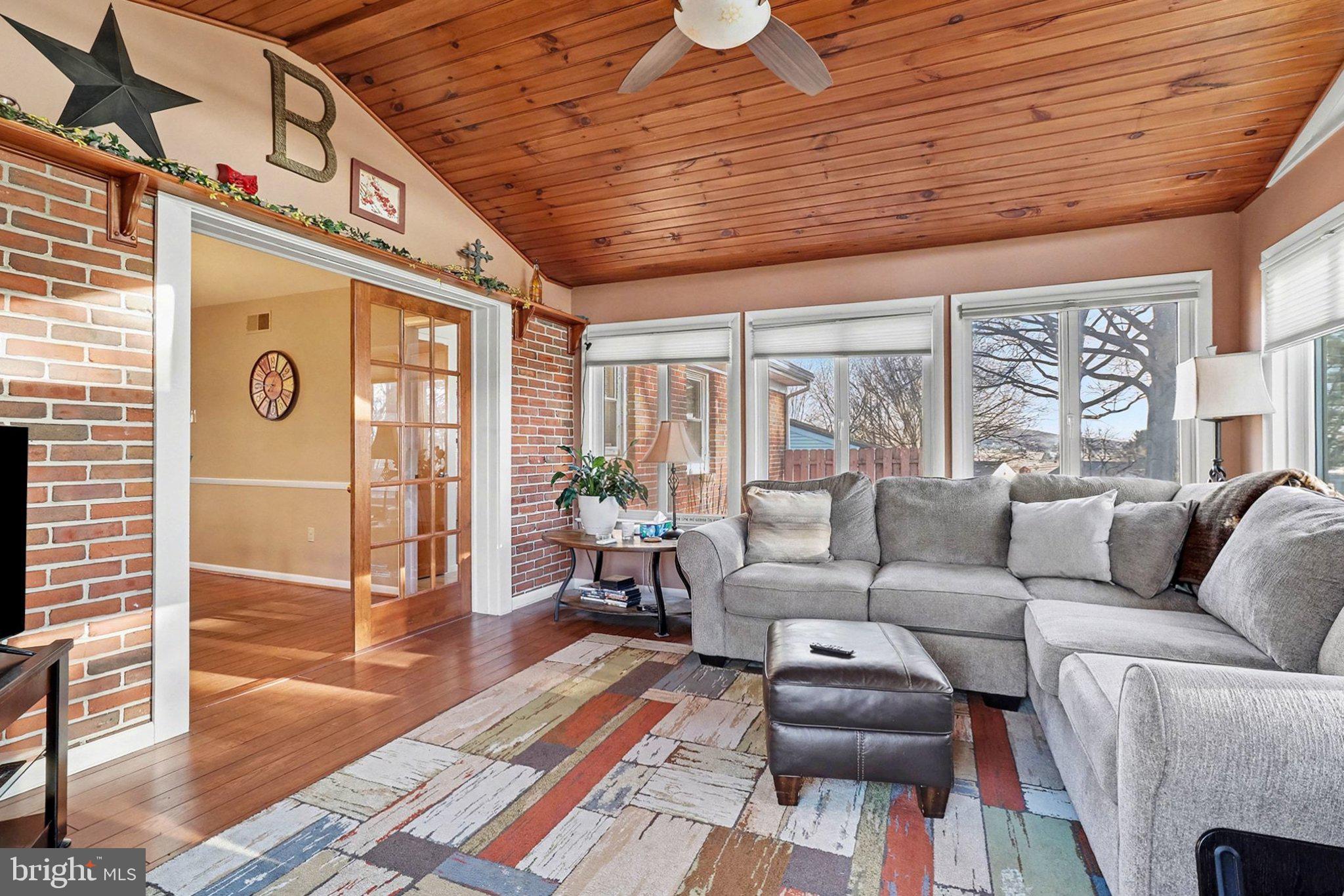 21 Dawn Avenue Akron, PA 17501 - Photo 13 of 37