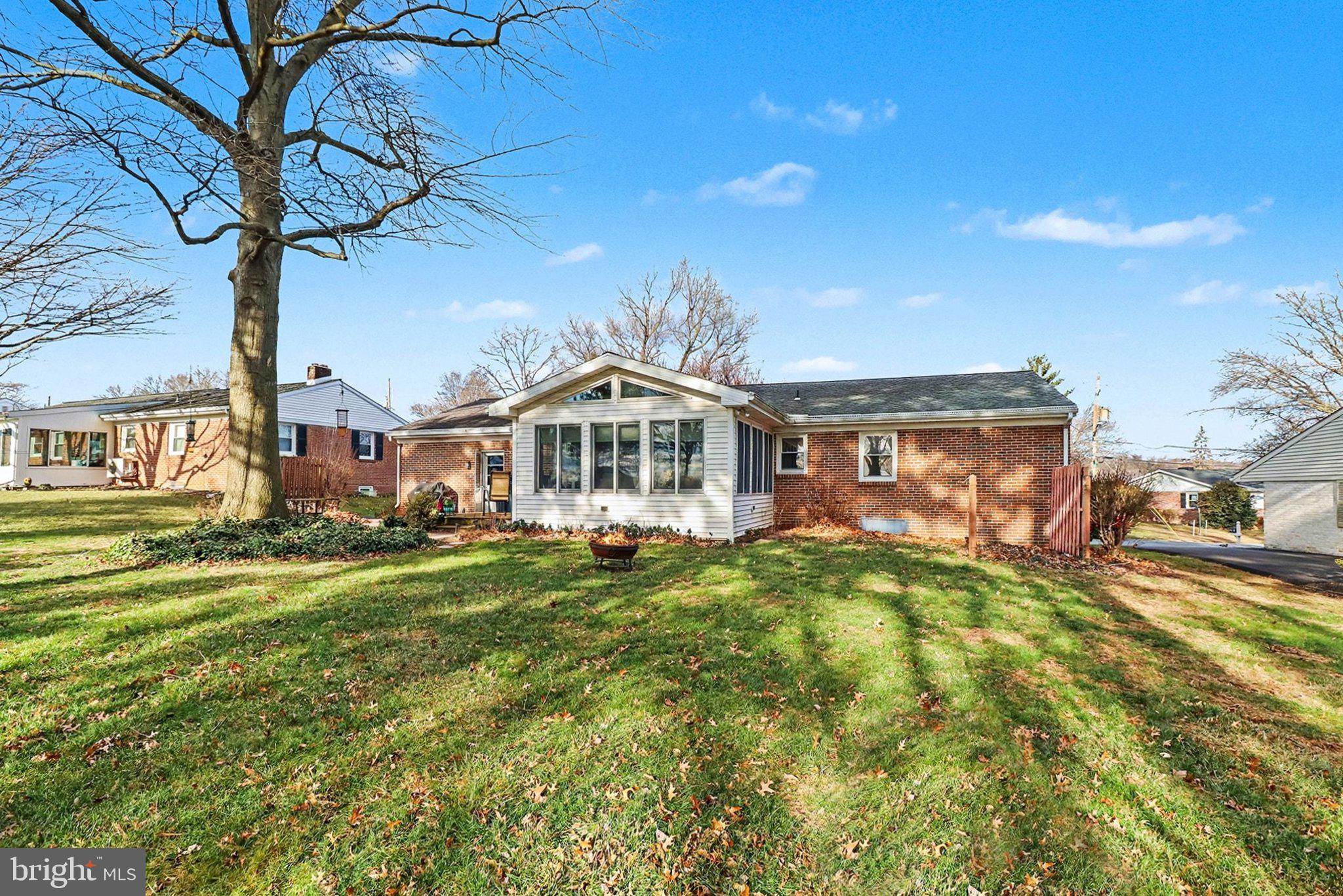 21 Dawn Avenue Akron, PA 17501 - Photo 29 of 37