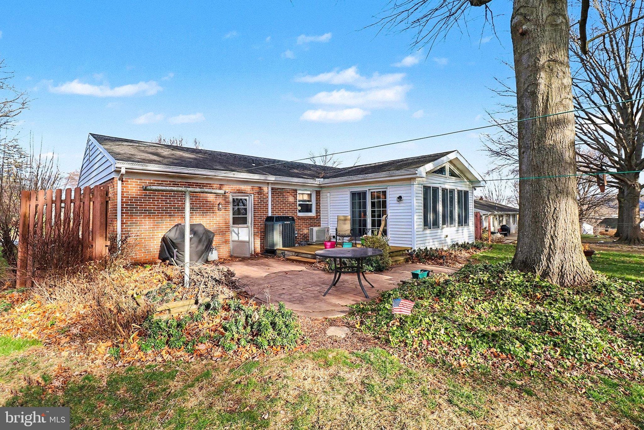 21 Dawn Avenue Akron, PA 17501 - Photo 30 of 37