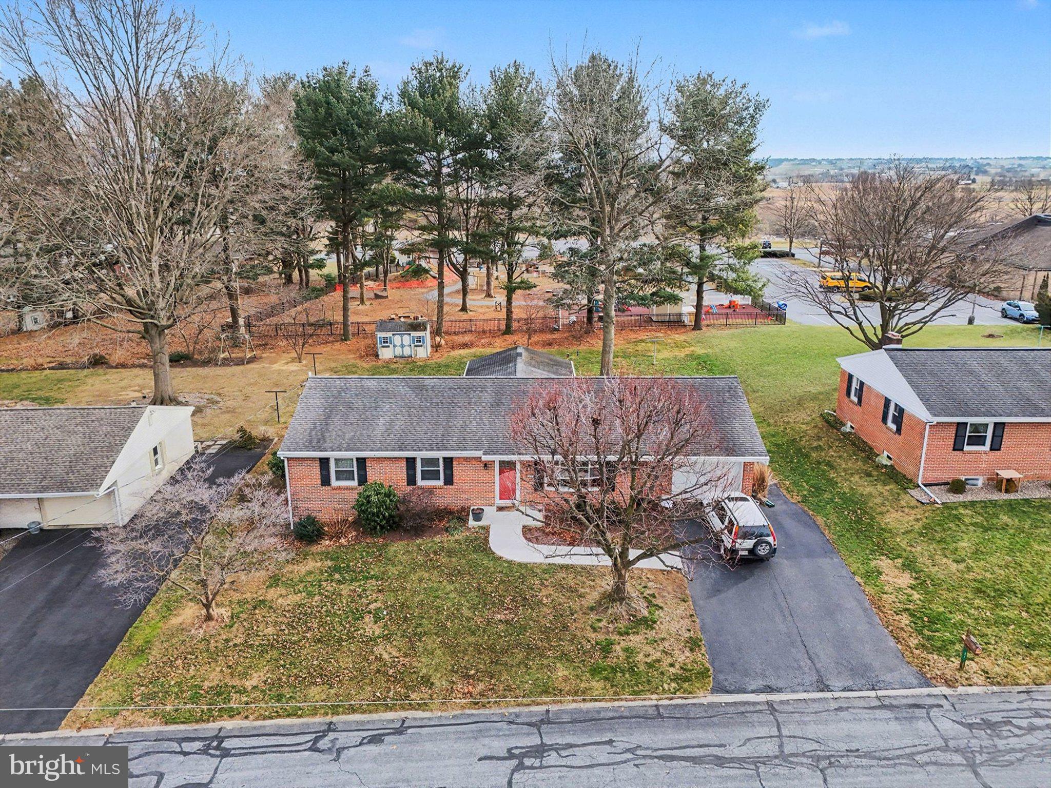 21 Dawn Avenue Akron, PA 17501 - Photo 32 of 37