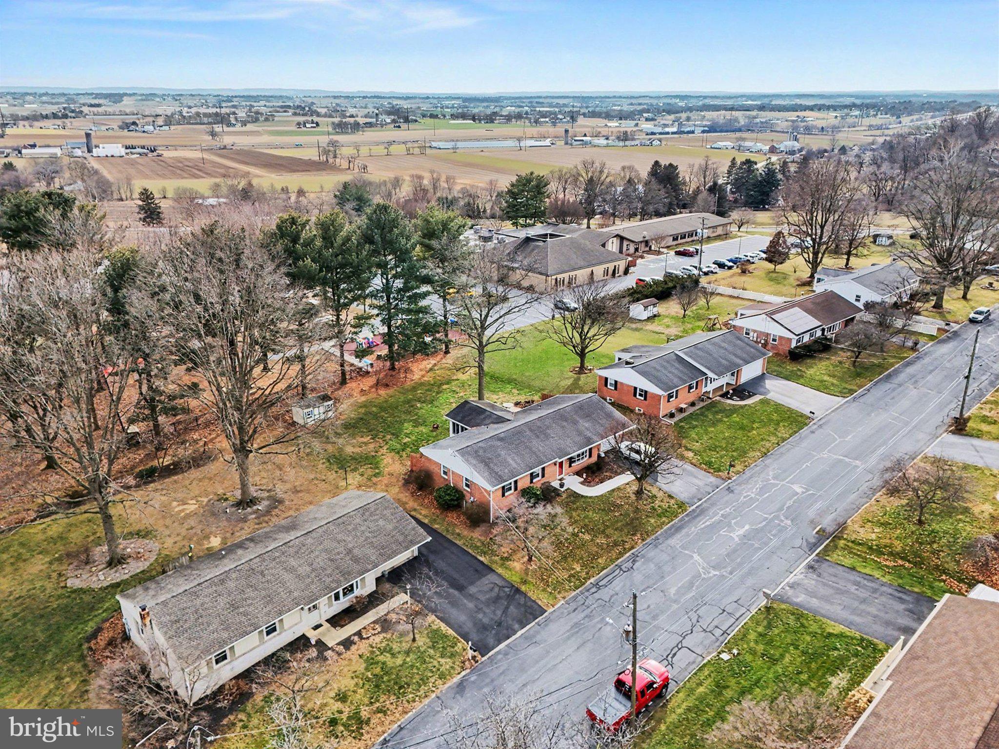 21 Dawn Avenue Akron, PA 17501 - Photo 33 of 37