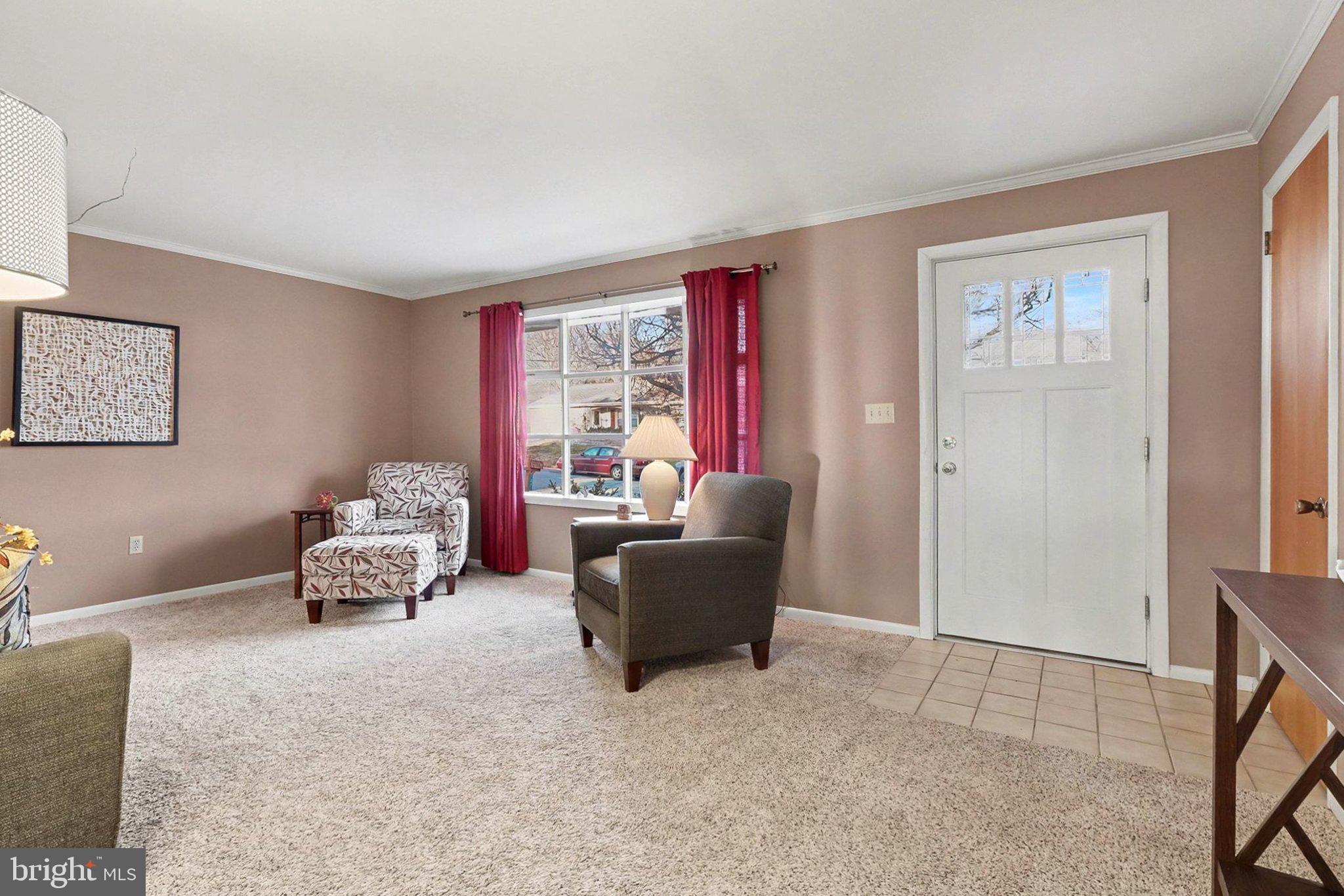 21 Dawn Avenue Akron, PA 17501 - Photo 5 of 37