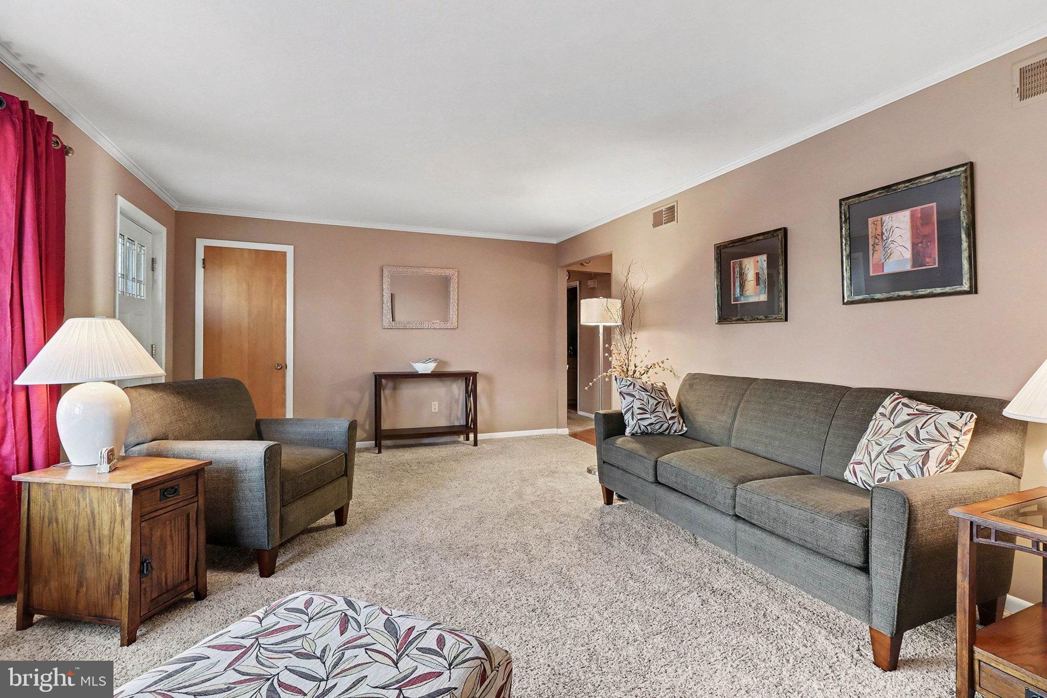 21 Dawn Avenue Akron, PA 17501 - Photo 7 of 37