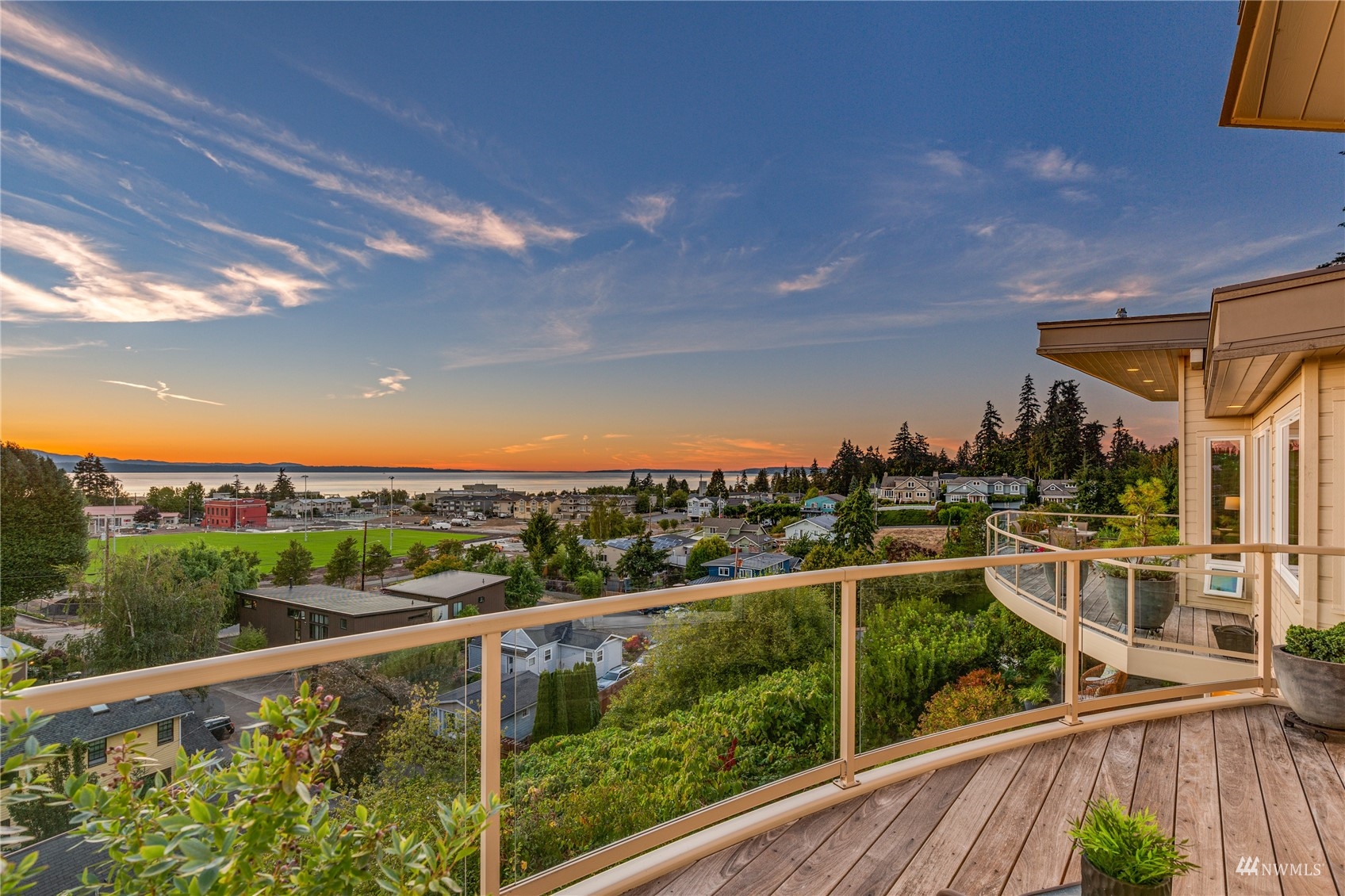 731 Bell Street Edmonds, WA 98020 - Photo 15 of 40 a view of a balcony with city view