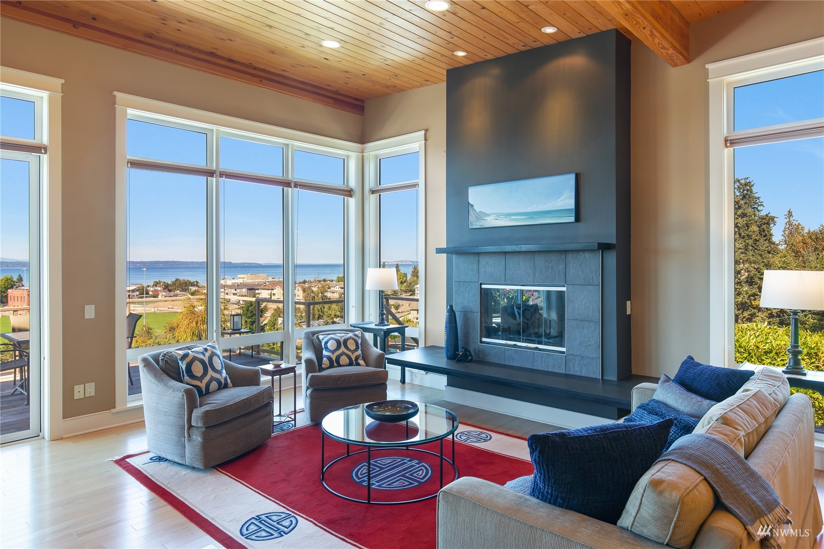 731 Bell Street Edmonds, WA 98020 - Photo 29 of 40 a living room with furniture and a large window