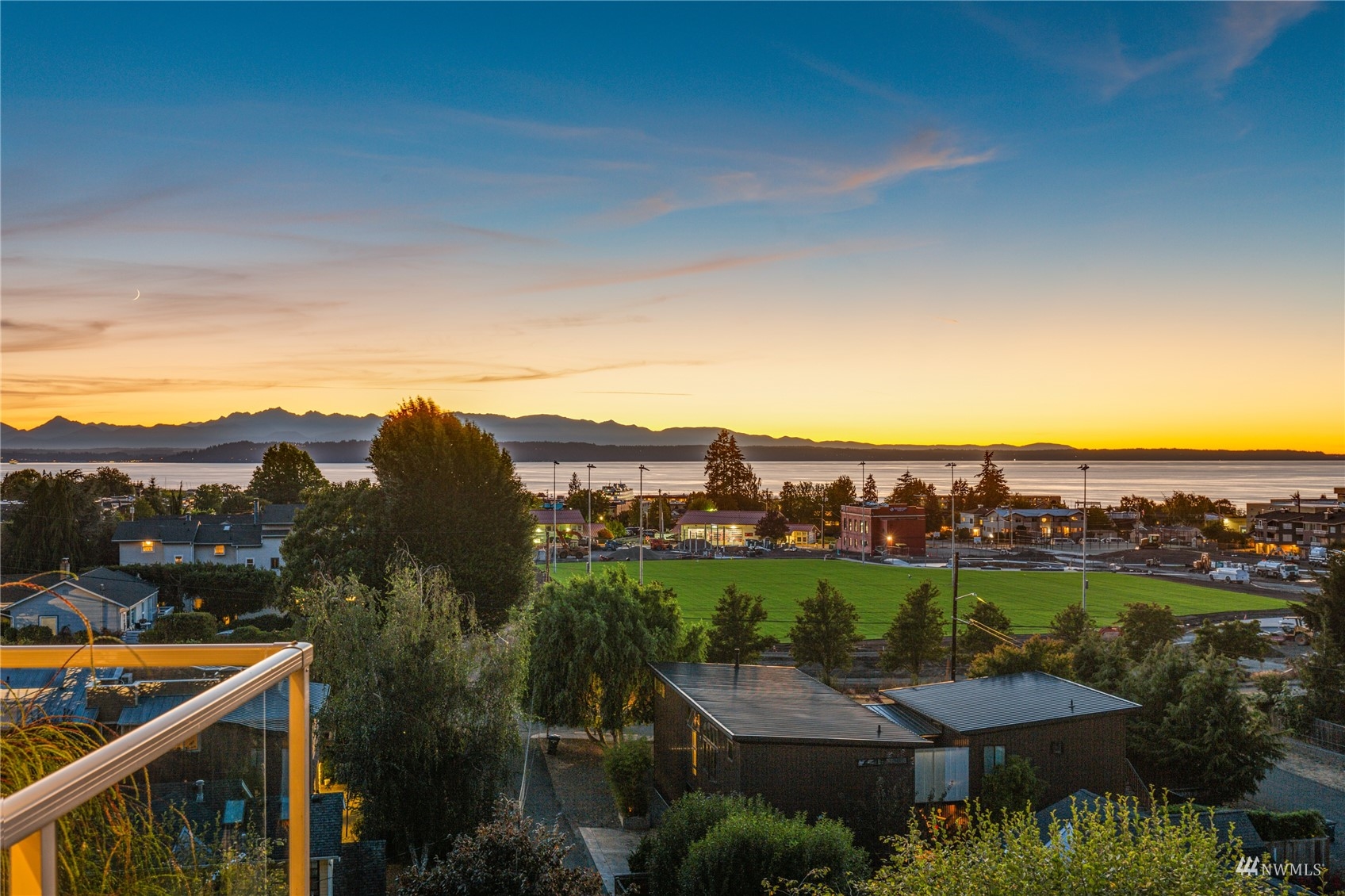 731 Bell Street Edmonds, WA 98020 - Photo 36 of 40 a view of a city from a terrace