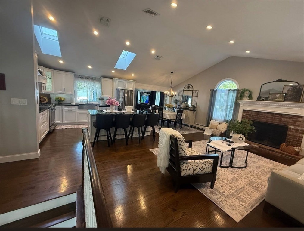 10 Dean Street Hudson, MA 01749 - Photo 5 of 40
