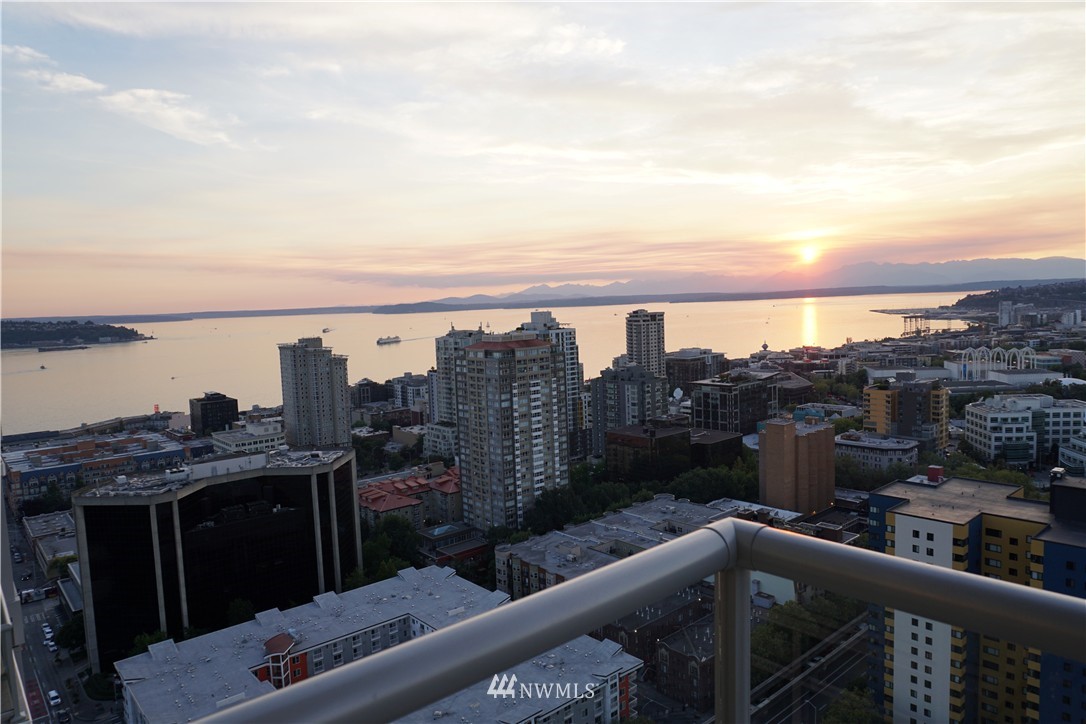 583 Battery Street, Unit 3003N Seattle, WA 98121 - Photo 17 of 21