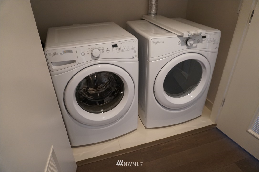 583 Battery Street, Unit 3003N Seattle, WA 98121 - Photo 18 of 21