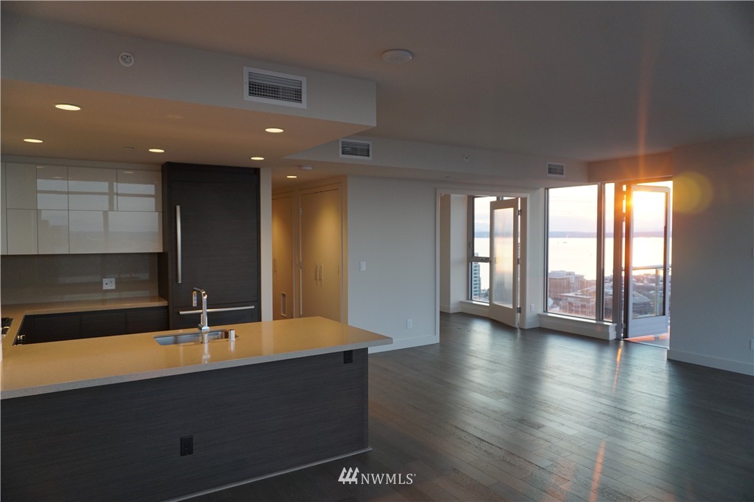583 Battery Street, Unit 3003N Seattle, WA 98121 - Photo 3 of 21