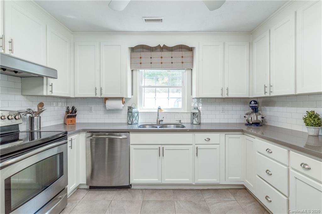 5611 Londonderry Road Charlotte, NC 28210 - Photo 9 of 26 Gallery Image 9