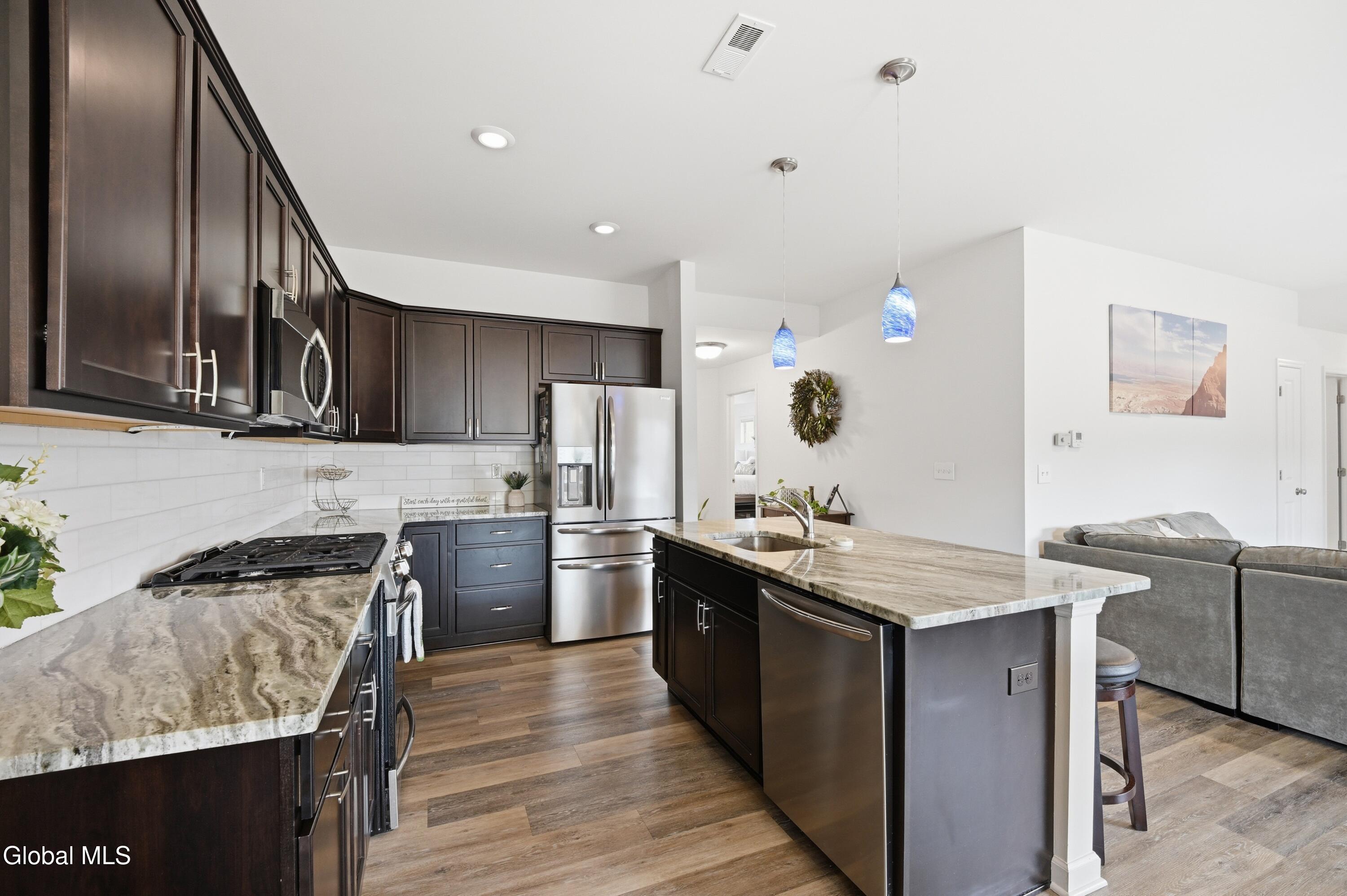 39 Jared Court Colonie, NY 12047 - Photo 12 of 33 14