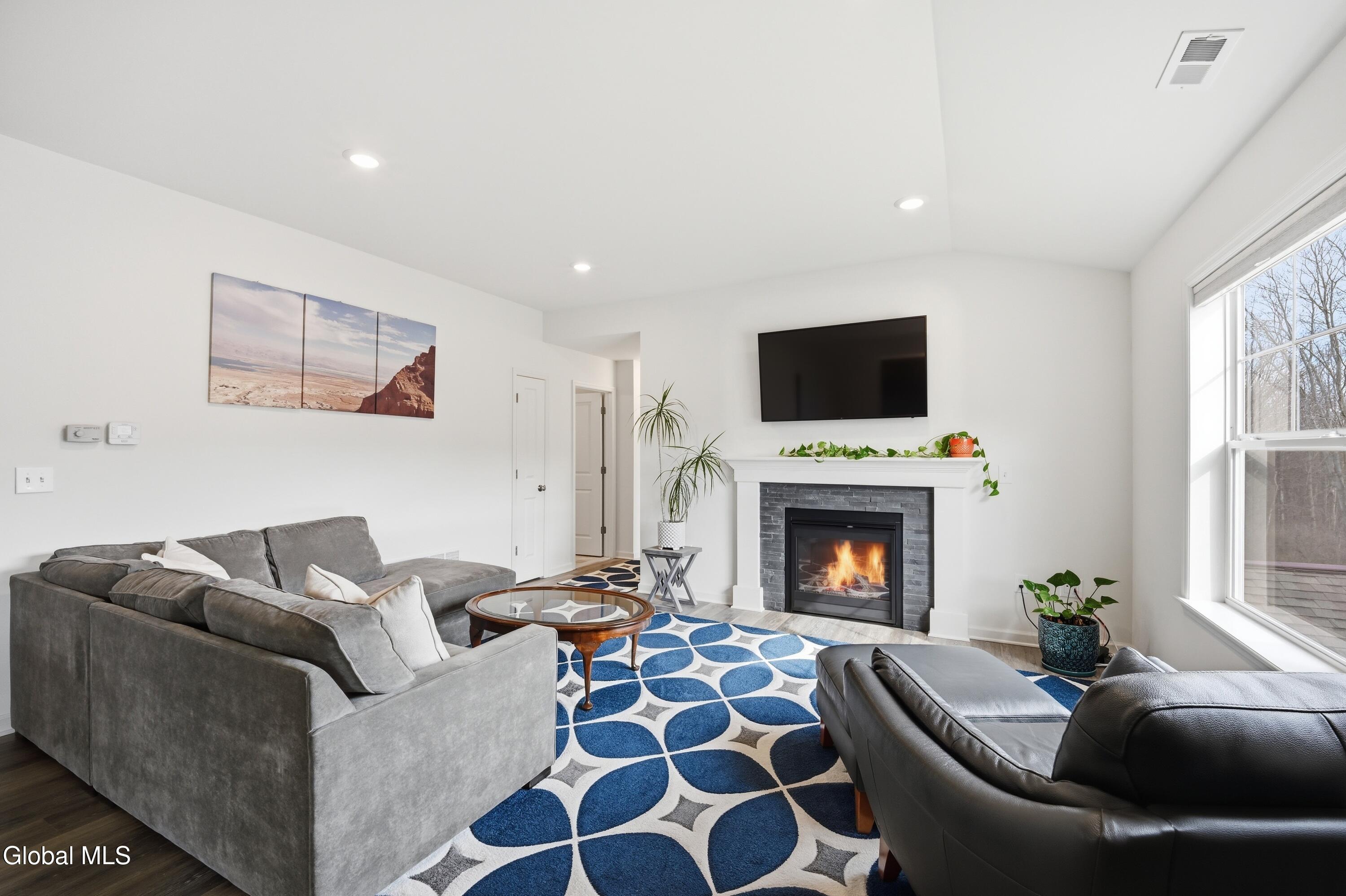 39 Jared Court Colonie, NY 12047 - Photo 17 of 33 19