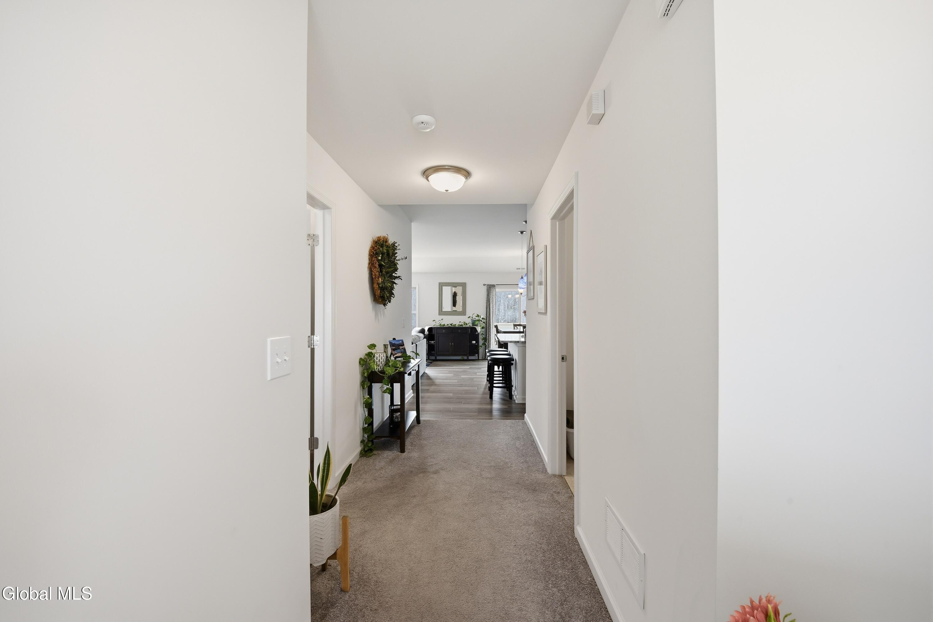 39 Jared Court Colonie, NY 12047 - Photo 8 of 33 6