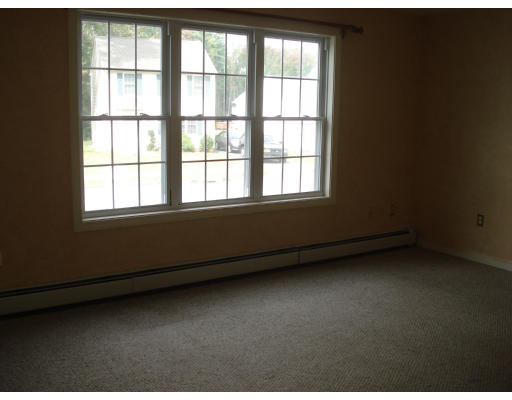 92 Fourth Street Worcester, MA 01602 - Photo 5 of 10 Gallery Image 5