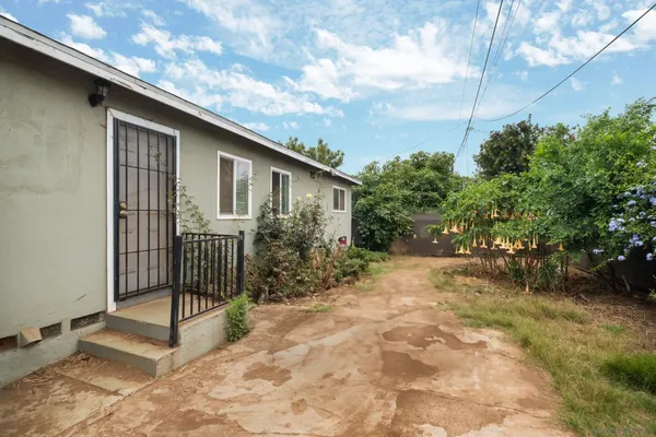$1,100,000 | 931 13th Street, Imperial Beach, CA 91932