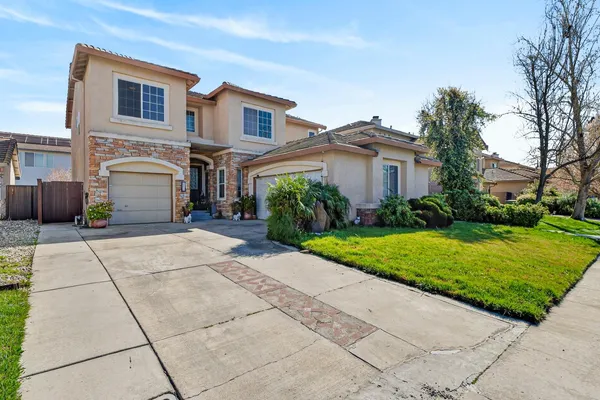 $699,000 | 2033 Bastona Drive, Elk Grove, CA 95758