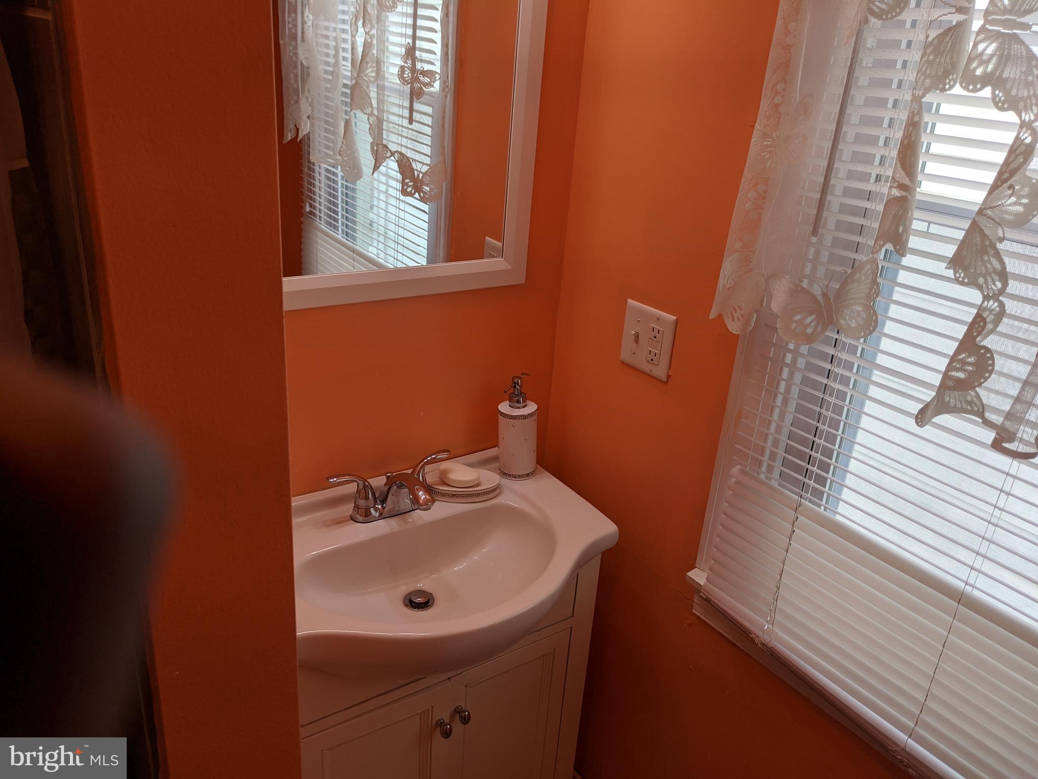 115 Westdale Road Upper Darby, PA 19082 - Photo 8 of 25