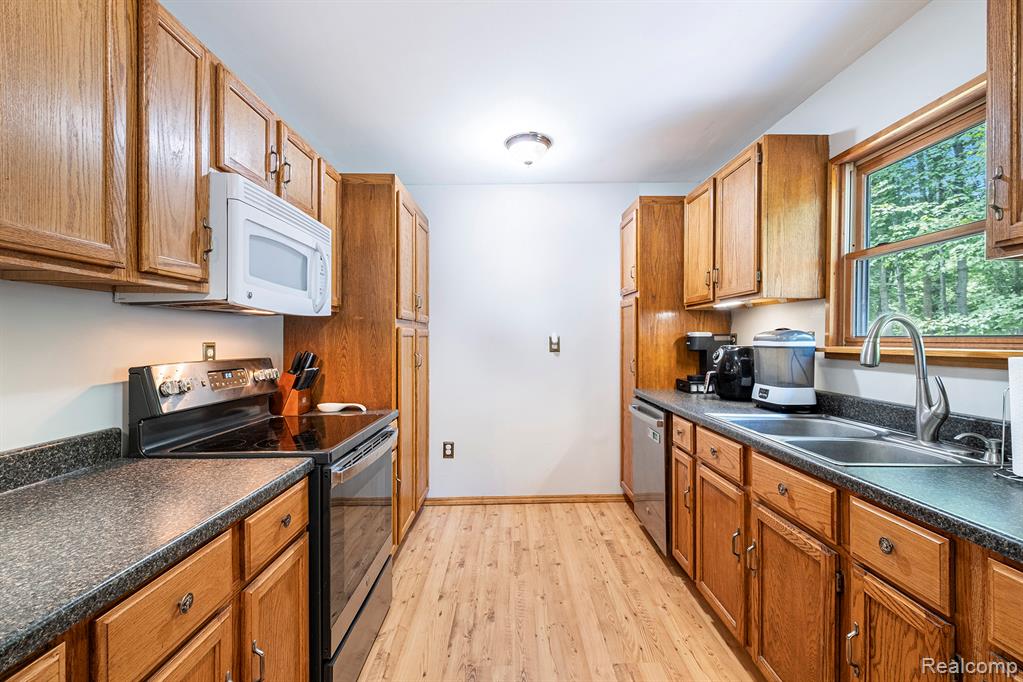 15375 Murray Road Byron, MI 48418 - Photo 6 of 26