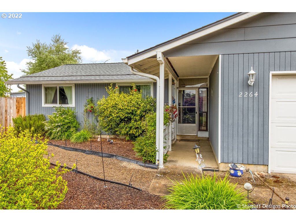2264 F Street Springfield, OR 97477 - Photo 2 of 27