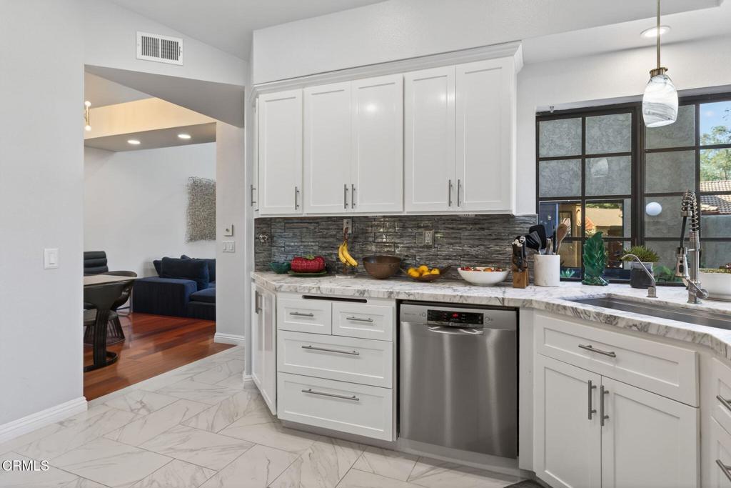 3712 Via Pacifica Walk Oxnard, CA 93035 - Photo 12 of 41