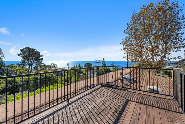 $2,495,000 | 31706 Scenic Drive, Laguna Beach, CA 92651