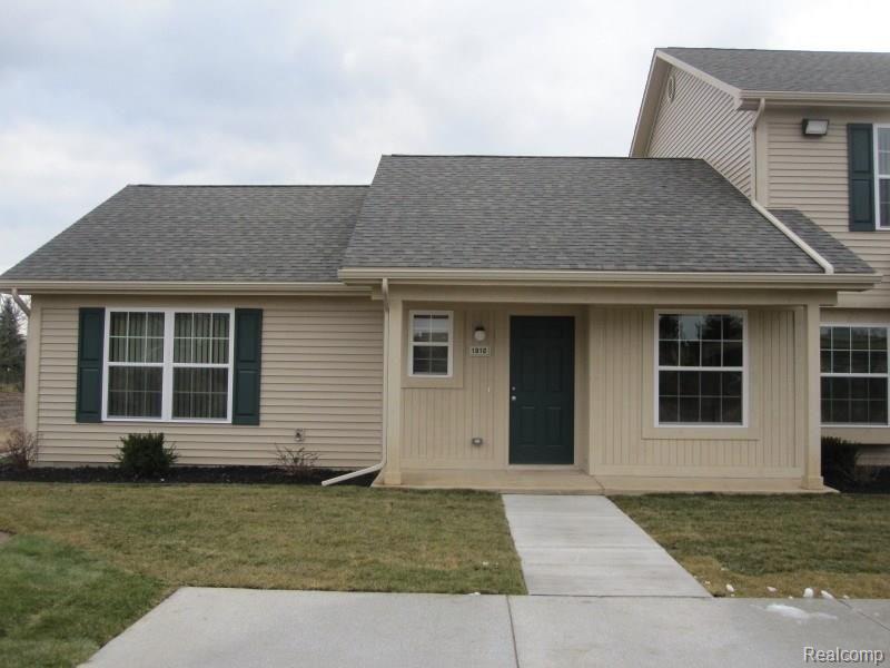 1294 Pine Ridge Drive Highland, MI 48357 - Photo 4 of 24