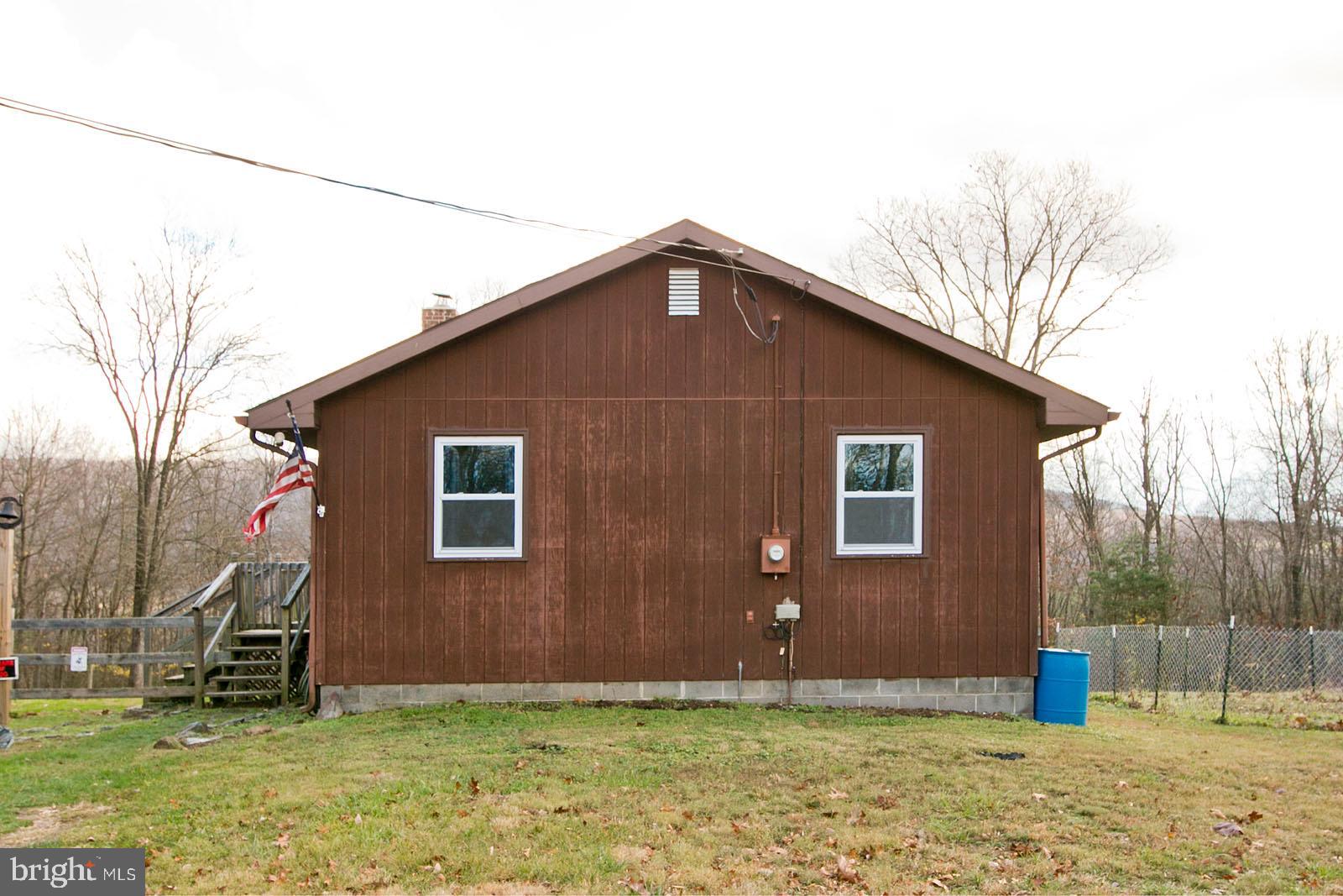 1574 Reynolds Road Cross Junction, VA 22625 - Photo 28 of 44 Side yard