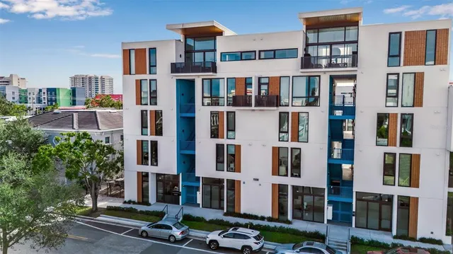 $829,000 | 1558 4th Street, Unit 208, Sarasota, FL 34236