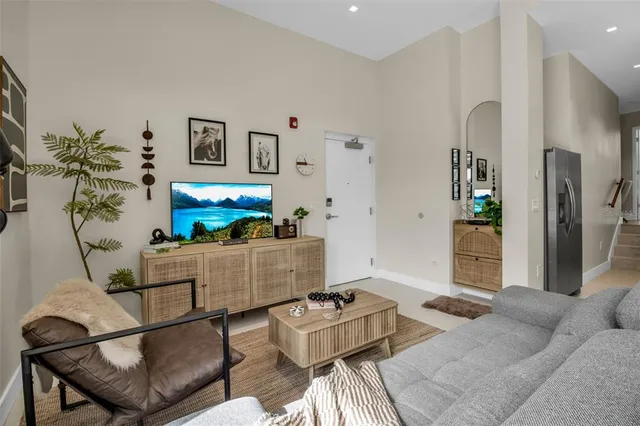 $829,000 | 1558 4th Street, Unit 208, Sarasota, FL 34236