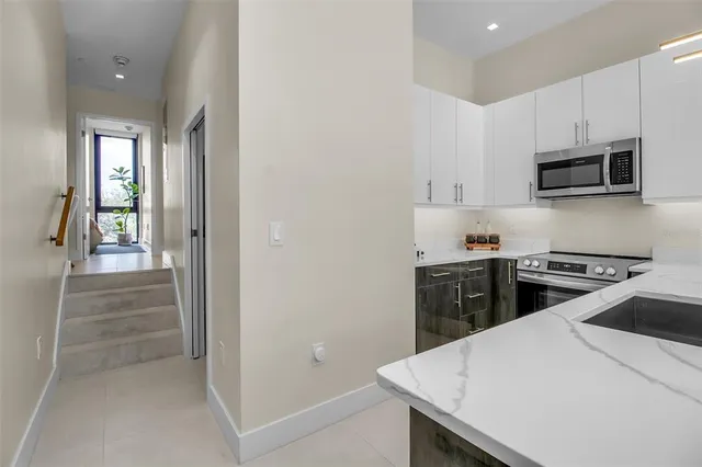$829,000 | 1558 4th Street, Unit 208, Sarasota, FL 34236