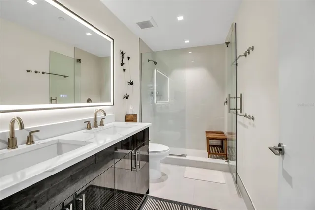 $829,000 | 1558 4th Street, Unit 208, Sarasota, FL 34236