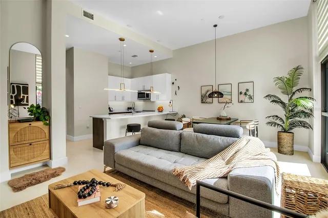 $829,000 | 1558 4th Street, Unit 208, Sarasota, FL 34236