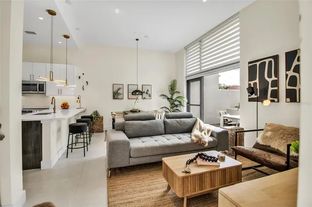 $829,000 | 1558 4th Street, Unit 208, Sarasota, FL 34236