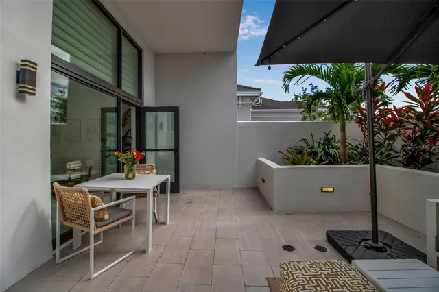 $829,000 | 1558 4th Street, Unit 208, Sarasota, FL 34236