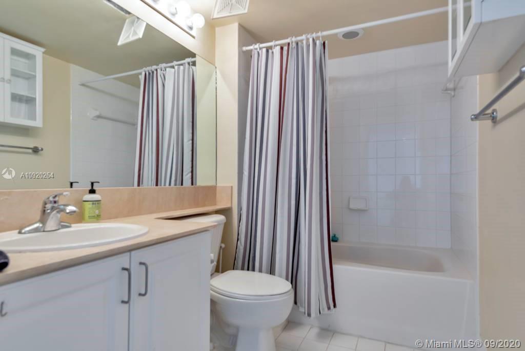 1155 Brickell Bay Drive, Unit 2005 Miami, FL 33131 - Photo 20 of 39