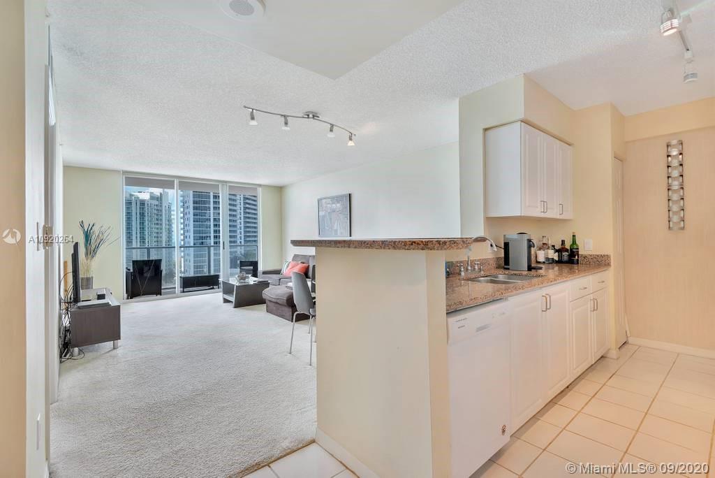1155 Brickell Bay Drive, Unit 2005 Miami, FL 33131 - Photo 8 of 39